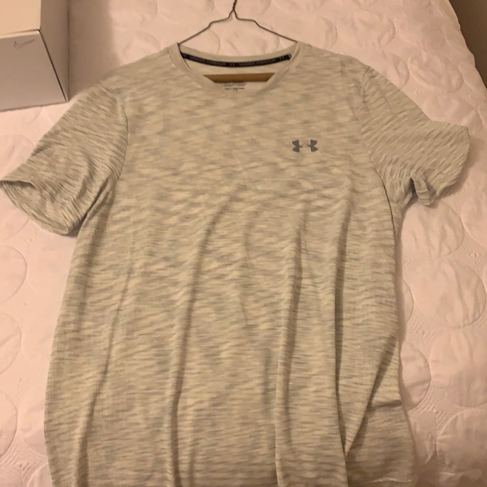 Men’s Under Armour Workout shirt